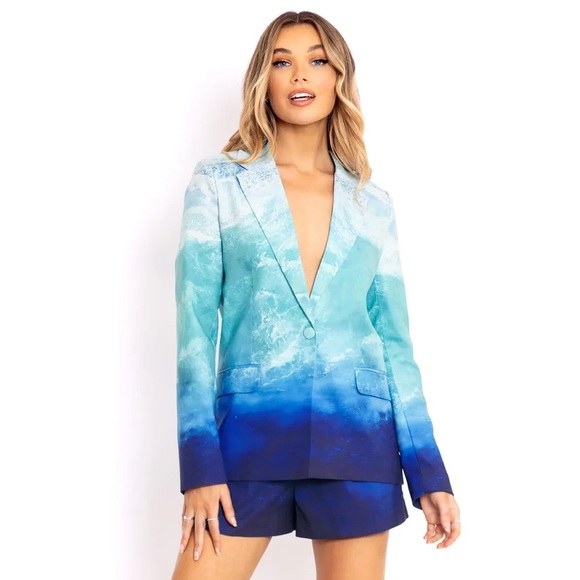 BlackMilk Ocean Waves Pleated Shorts - Picture 5 of 7